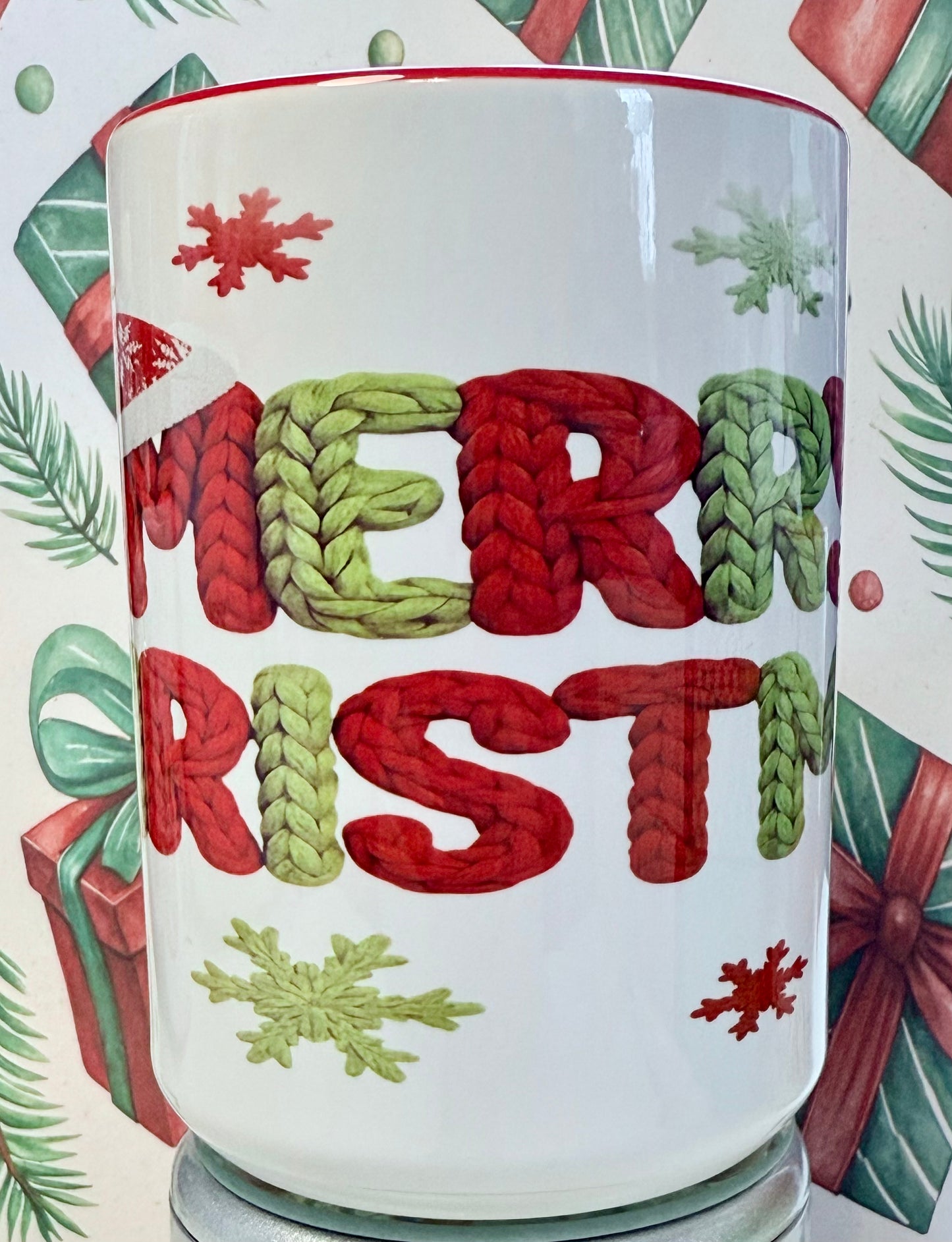 Merry Christmas Crocheted Mug – 15 oz (Red interior, red handle)